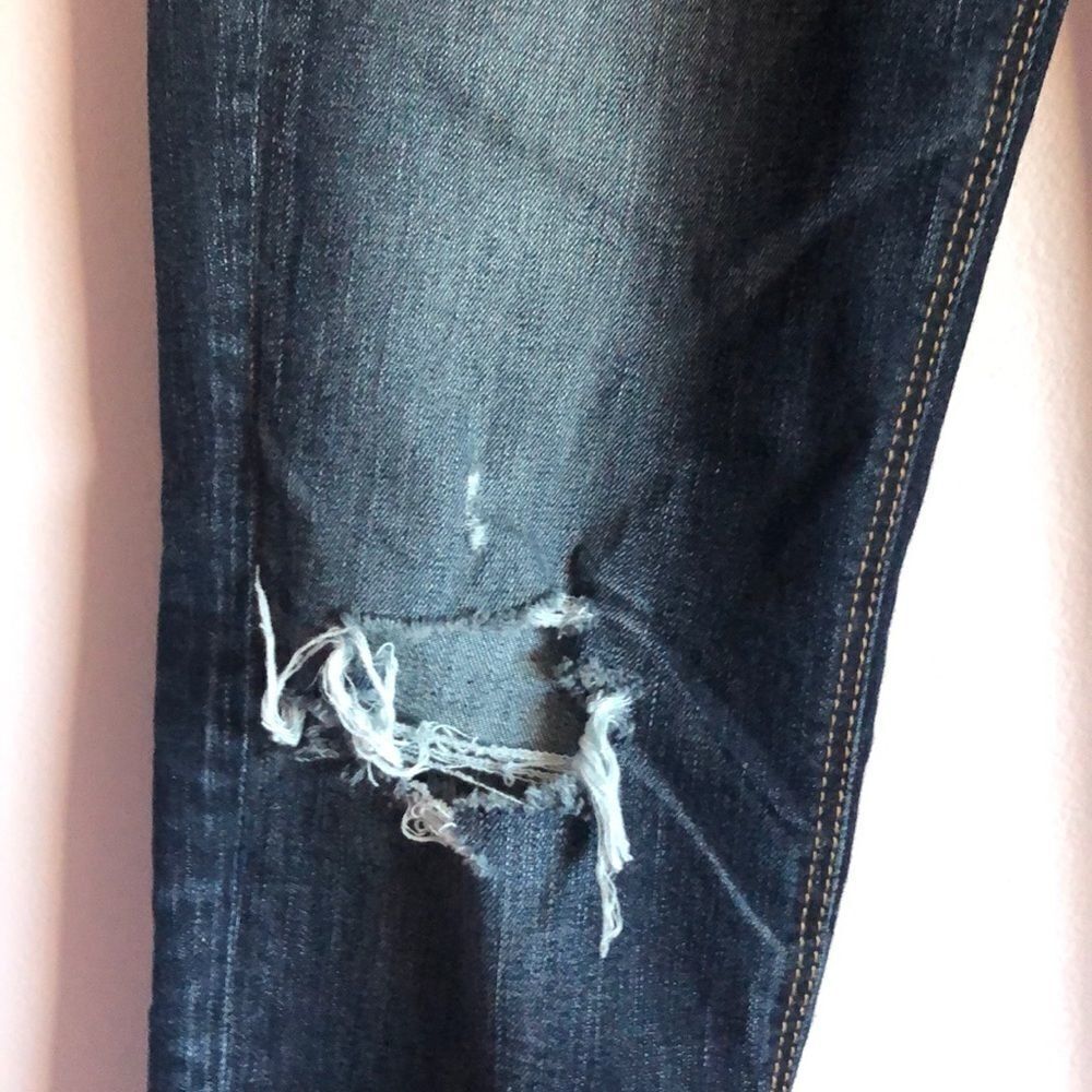 American Eagle outfitters ripped jeans - Picture 3 of 11